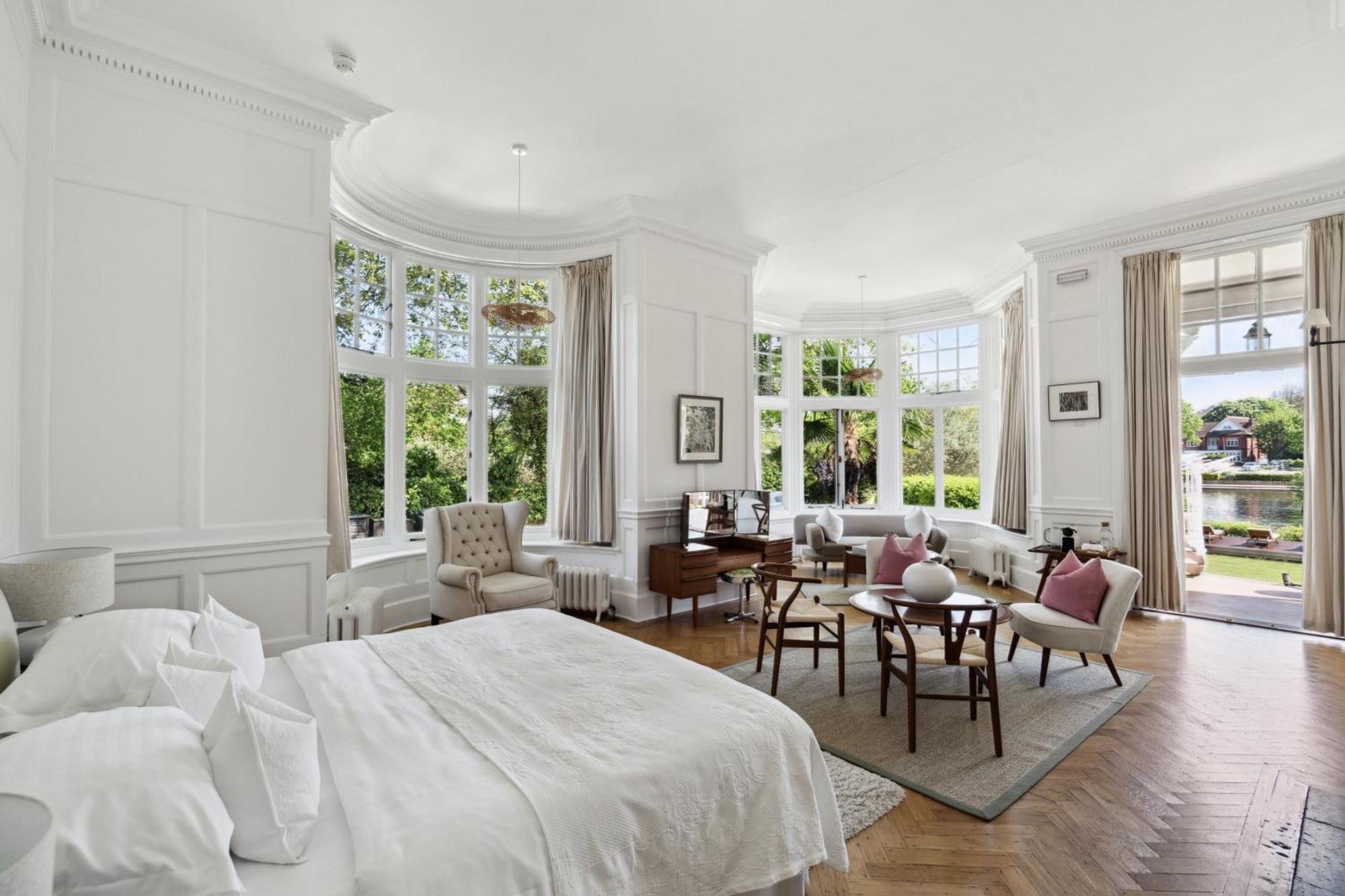 River Arts Club Bed & Breakfast 4*