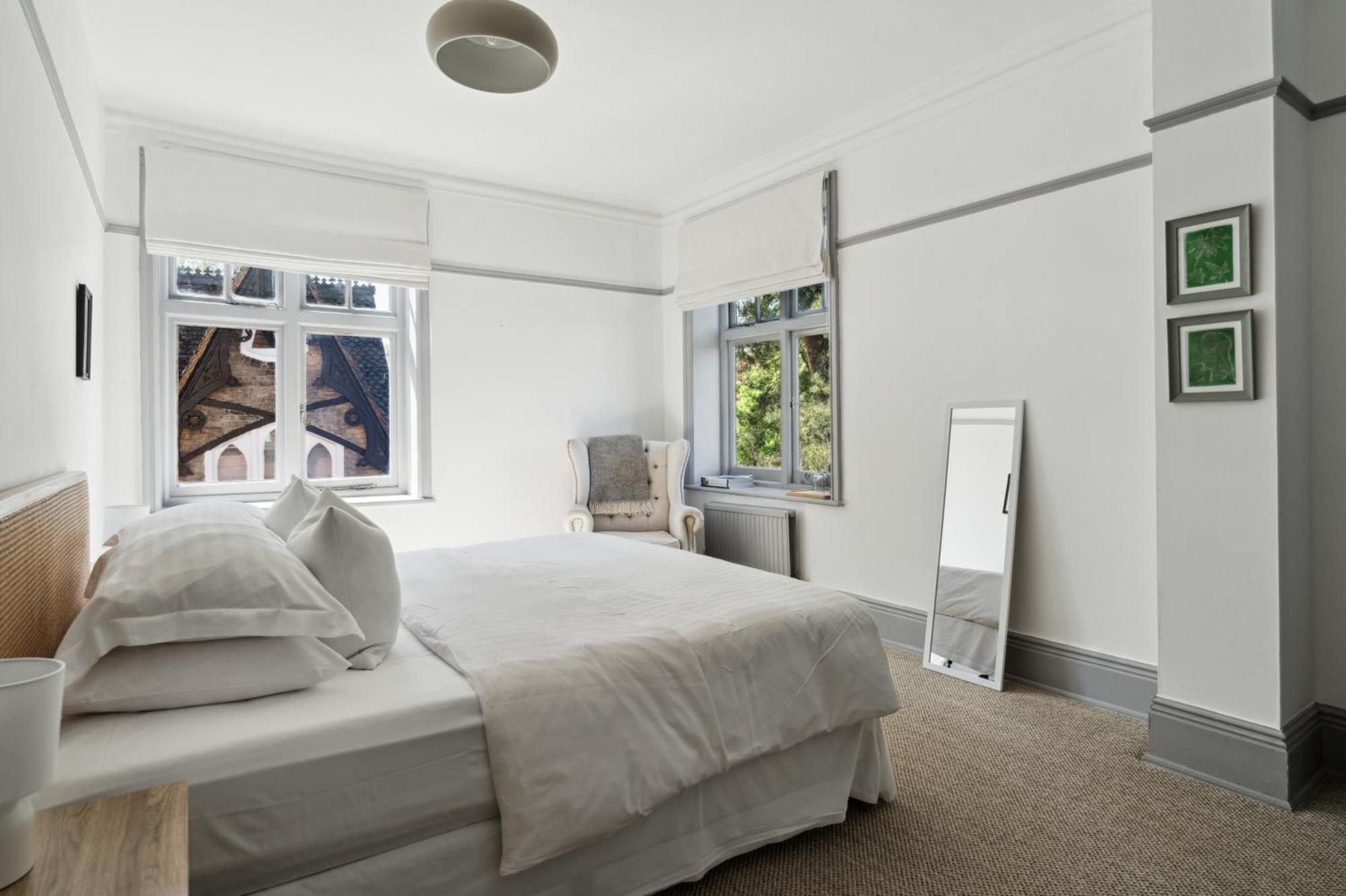 Bed & Breakfast River Arts Club